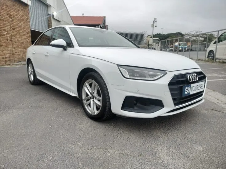 2023 Audi A4/2.0L 35 TFSI S TRONIC 7AT 4X2