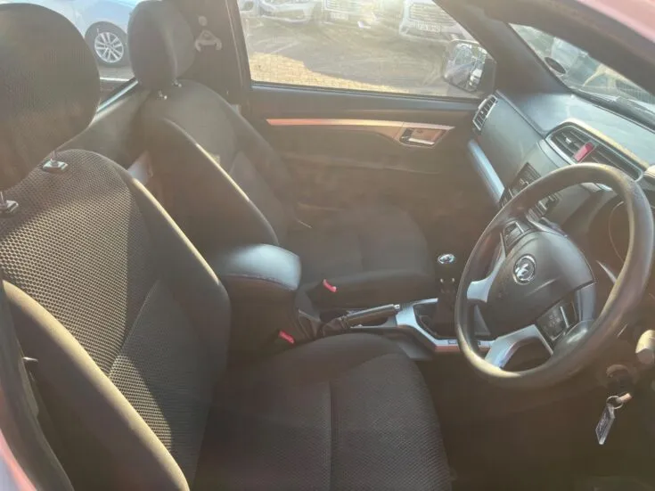 2023 Great Wall STEED 5/2.0 S 6MT 2WD – Front Seats