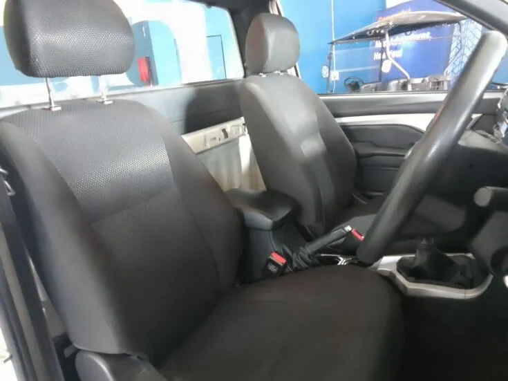 2023 Great Wall STEED 5/2.0 S 6MT 2WD – Front Seats