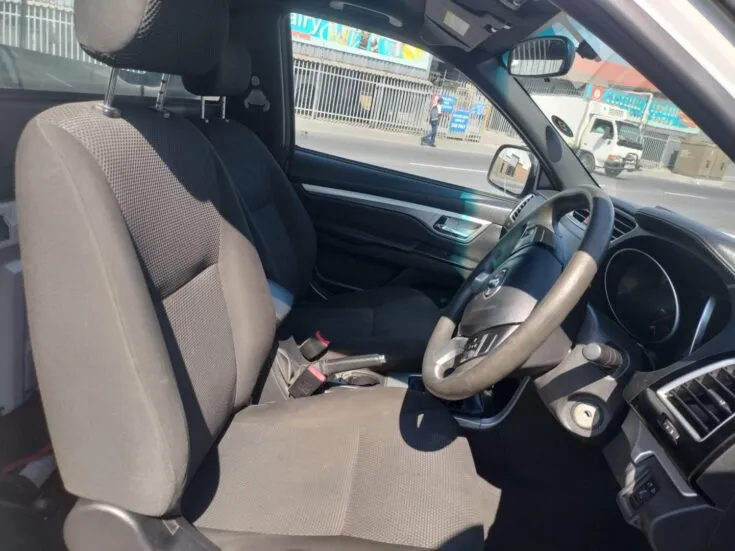 2023 Great Wall STEED 5/2.0 S 6MT 2WD – Front Seats