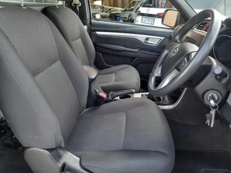 2023 Great Wall STEED 5/2.0 S 6MT 2WD – Front Seats