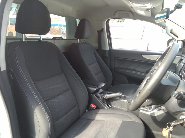 2023 GWM P-SERIES CV SCAB 2.0TD SX 4X2 6MT – Front Seats