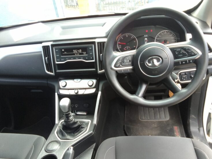 2023 GWM P-SERIES CV SCAB 2.0TD SX 4X2 6MT – Interior