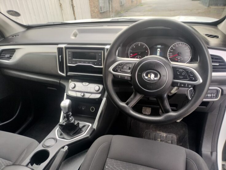 2023 GWM P-SERIES CV SCAB 2.0TD SX 4X2 6MT – Interior
