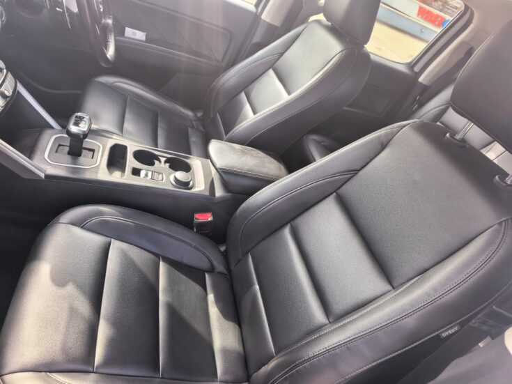 2023 GWM P-SERIES CVD CAB 2.0TD DLX 4X2 8AT – Front Seats