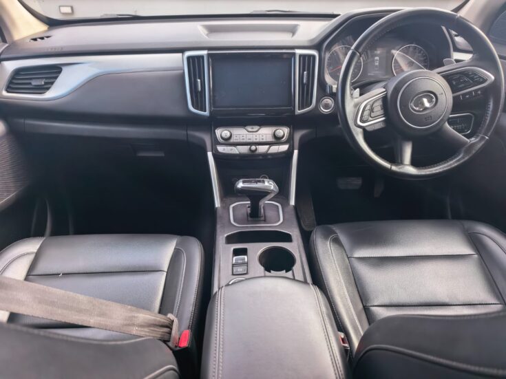 2023 GWM P-SERIES CVD CAB 2.0TD DLX 4X2 8AT – Interior