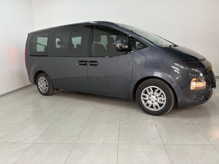 2023 HYUDANI STARIA 2.2D EXECUTIVE A/T – Right Side Photo