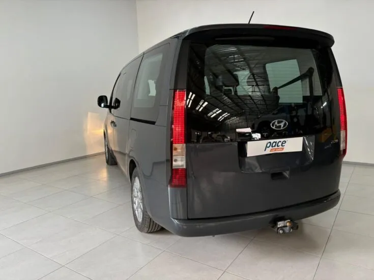 2023 Hyundai Staria/2.2 9S EXECUTIVE – Back Feature Photo
