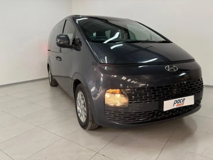 2023 Hyundai Staria/2.2 9S EXECUTIVE – Front Feature Photo