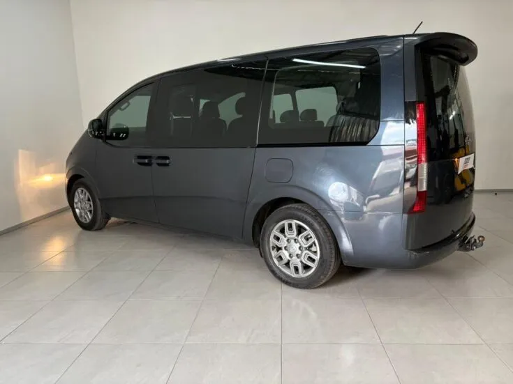 2023 Hyundai Staria/2.2 9S EXECUTIVE – Left Side Photo