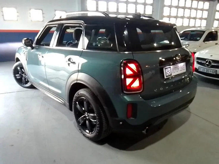 2023 Mini Countryman/1.5 COOPER DCT – Back Feature Photo