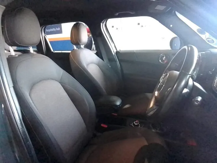 2023 Mini Countryman/1.5 COOPER DCT – Front Seats