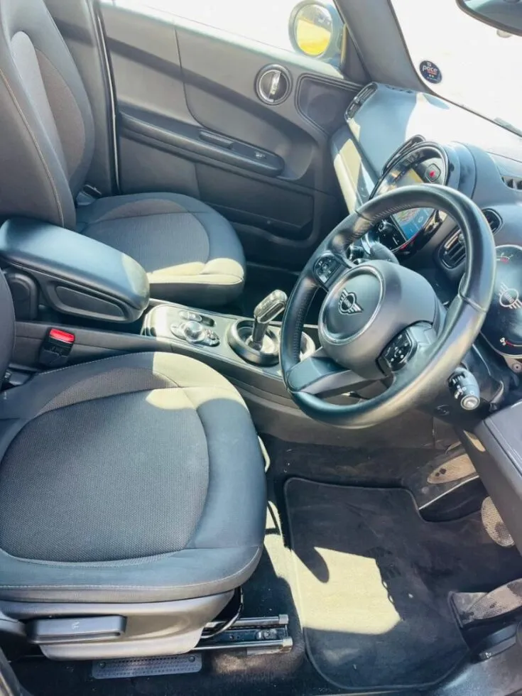 2023 Mini Countryman/1.5 COOPER DCT – Front Seats