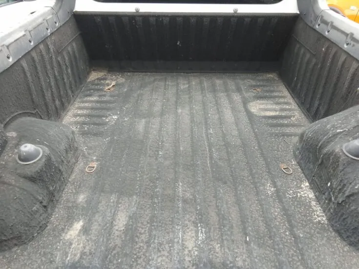 2023 Nissan Np200/1.6 STEALTH LIMITED EDITION – Boot / Loadbin