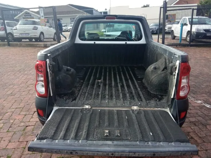 2023 Nissan Np200/1.6 STEALTH LIMITED EDITION – Boot / Loadbin