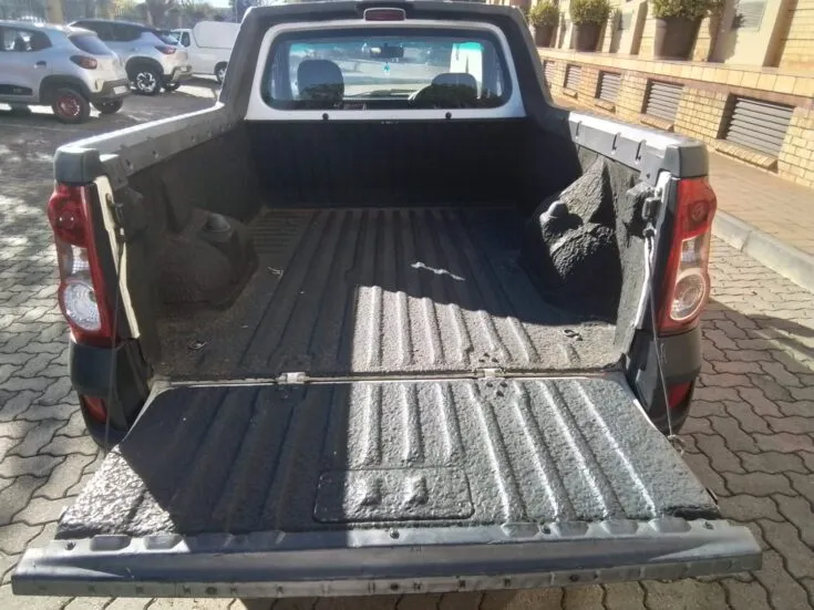 2023 Nissan Np200/1.6 STEALTH LIMITED EDITION – Boot / Loadbin