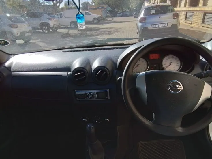 2023 Nissan Np200/1.6 STEALTH LIMITED EDITION – Dashboard