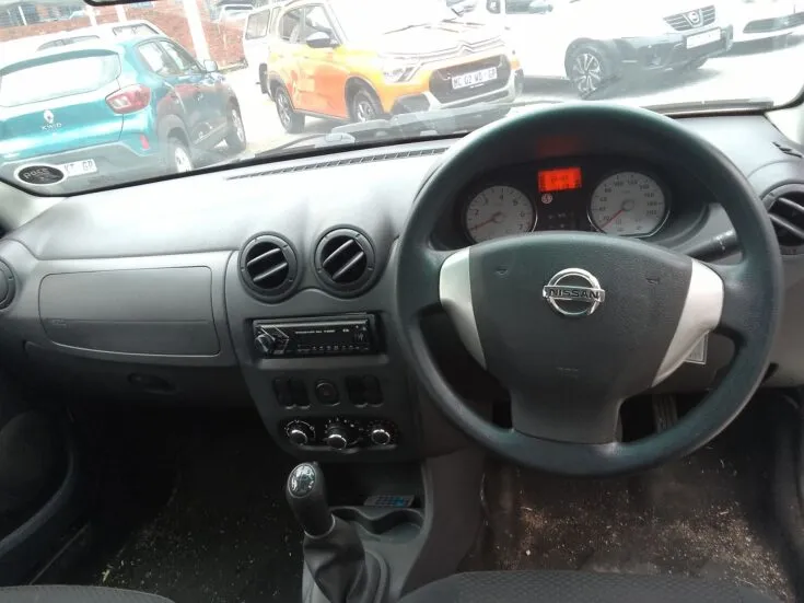 2023 Nissan Np200/1.6 STEALTH LIMITED EDITION – Dashboard