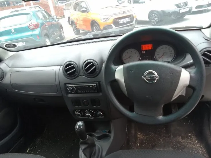 2023 Nissan Np200/1.6 STEALTH LIMITED EDITION – Dashboard
