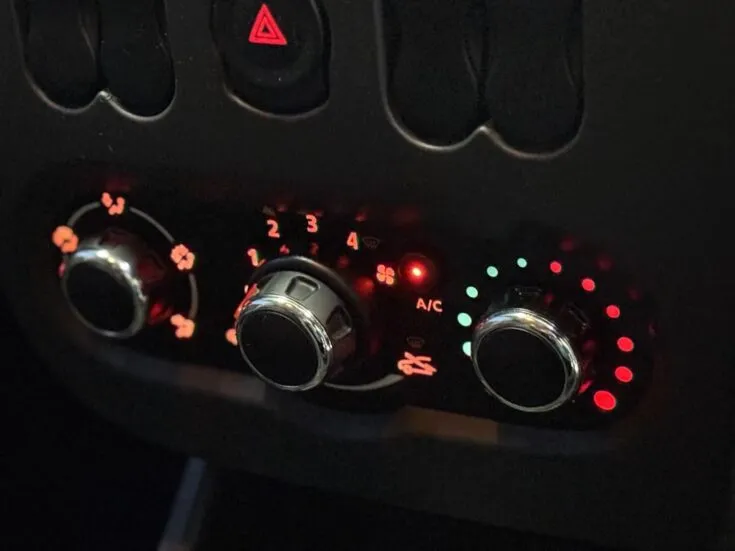 2023 Nissan Np200/1.6 STEALTH LIMITED EDITION – Dashboard