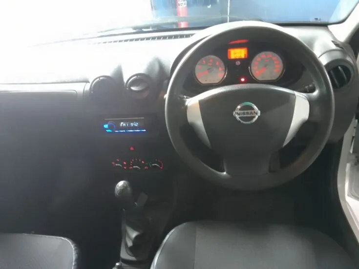2023 Nissan Np200/1.6 STEALTH LIMITED EDITION – Dashboard