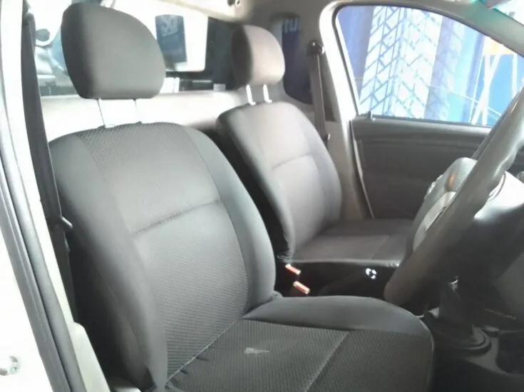 2023 Nissan Np200/1.6 STEALTH LIMITED EDITION – Front Seats