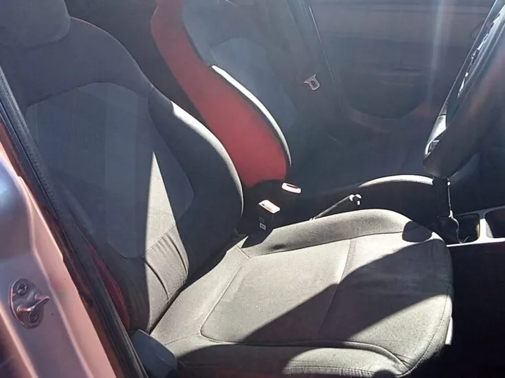 2023 Renault Kwid/1.0 DYNAMIQUE (ABS) – Front Seats