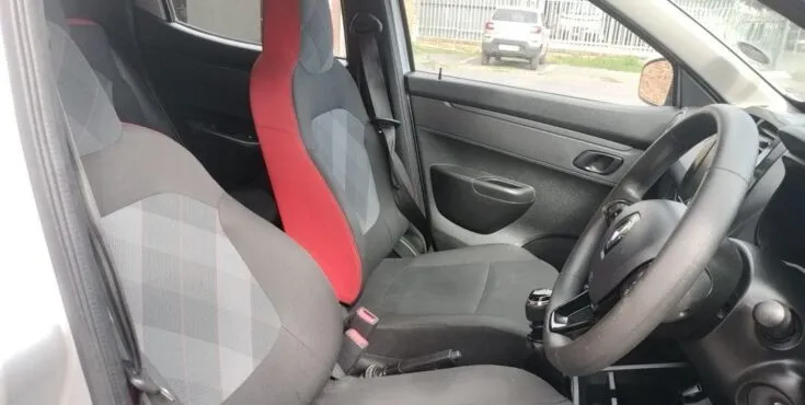 2023 Renault Kwid/1.0 DYNAMIQUE (ABS) – Front Seats