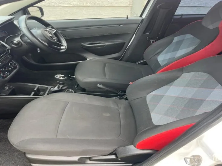 2023 Renault Kwid/1.0 DYNAMIQUE (ABS) – Front Seats