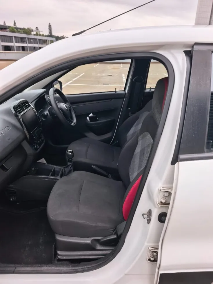 2023 Renault Kwid/1.0 DYNAMIQUE (ABS) – Front Seats