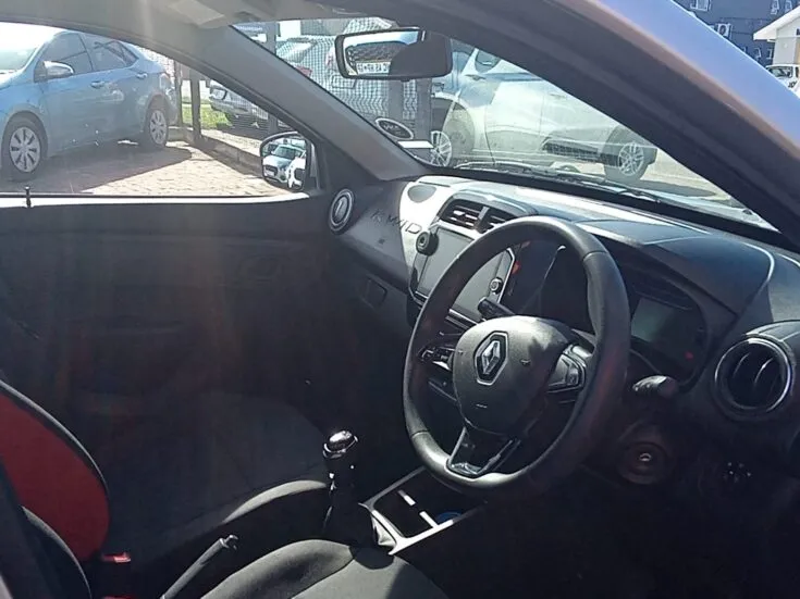 2023 Renault Kwid/1.0 DYNAMIQUE (ABS) – Interior
