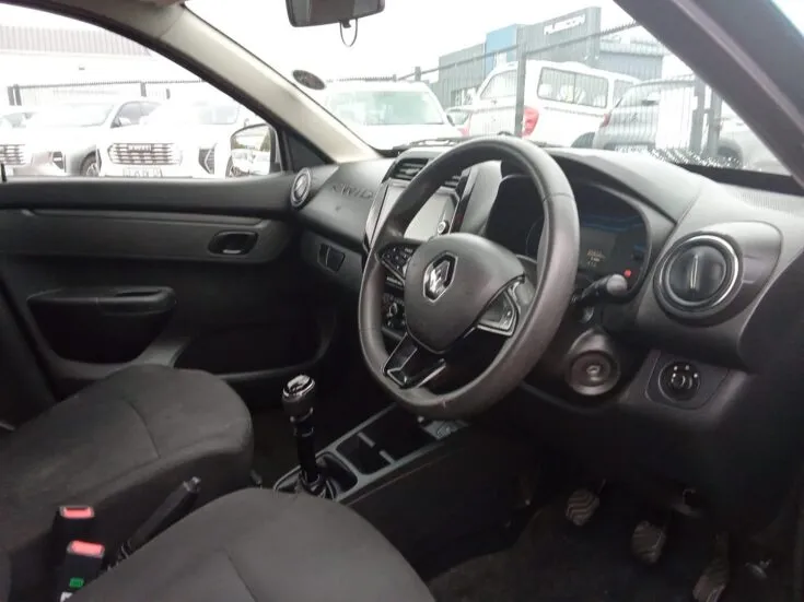 2023 Renault Kwid/1.0 DYNAMIQUE (ABS) – Interior
