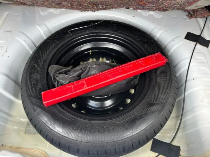 2023 Renault Kwid/1.0 DYNAMIQUE (ABS) – Spare Wheel