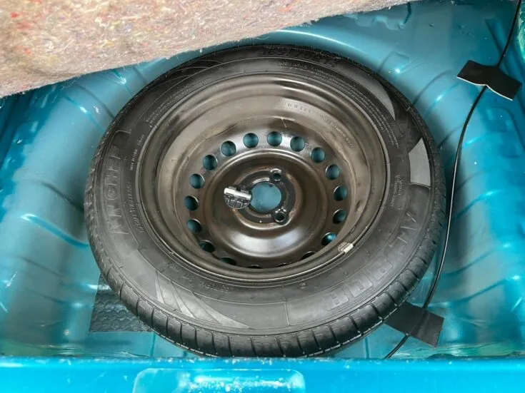 2023 Renault Kwid/1.0 DYNAMIQUE (ABS) – Spare Wheel