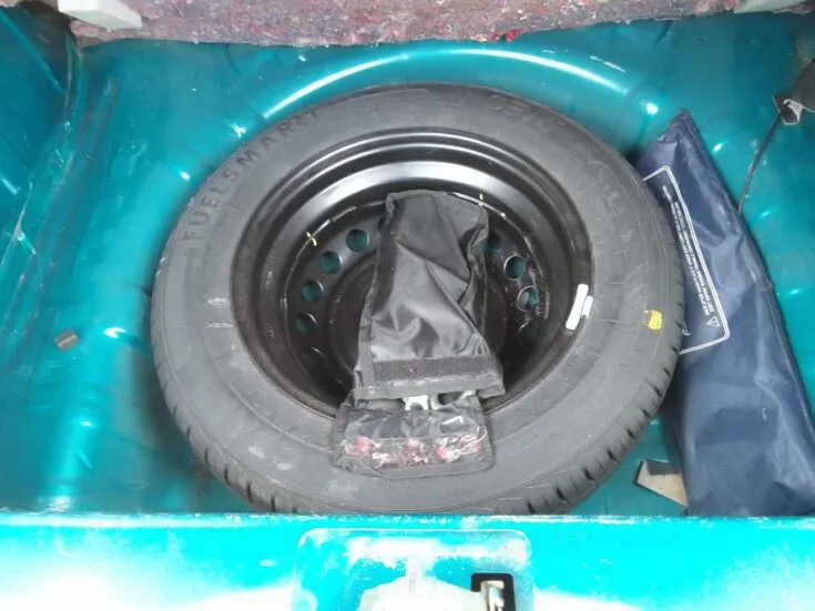 2023 Renault Kwid/1.0 DYNAMIQUE (ABS) – Spare Wheel