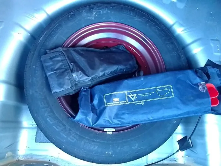 2023 Renault Kwid/1.0 DYNAMIQUE (ABS) – Spare Wheel