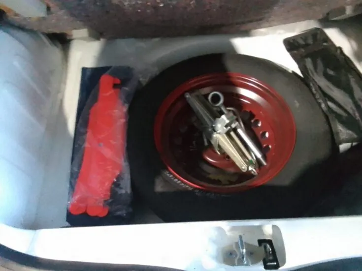 2023 Renault Kwid/1.0 DYNAMIQUE (ABS) – Spare Wheel
