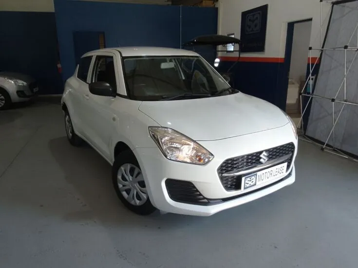 2023 Suzuki Swift/1.2 GA – Front Feature Photo
