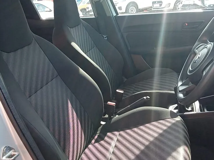 2023 Suzuki Swift/1.2 GA – Front Seats