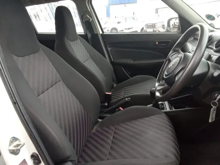 2023 Suzuki Swift/1.2 GA – Front Seats