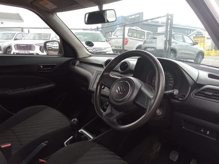2023 Suzuki Swift/1.2 GA – Interior