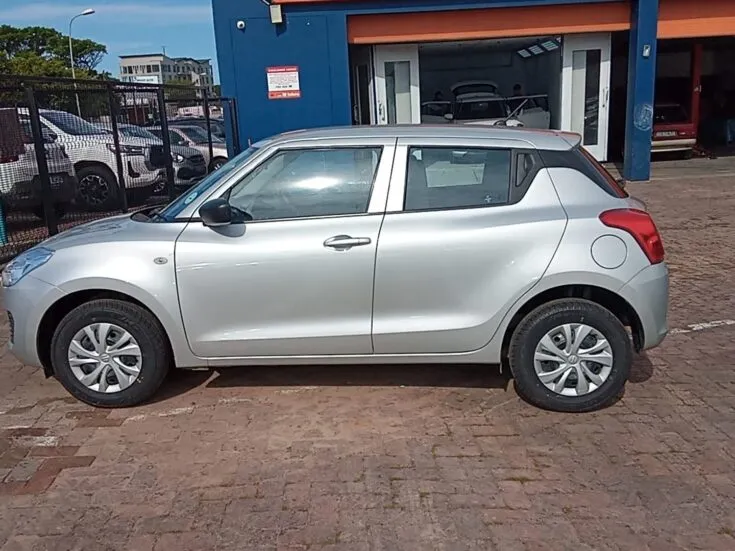 2023 Suzuki Swift/1.2 GA – Left Side Photo