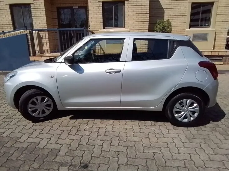 2023 Suzuki Swift/1.2 GA – Left Side Photo