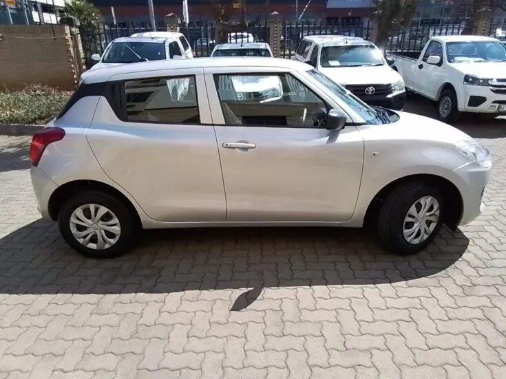 2023 Suzuki Swift/1.2 GA – Right Side Photo
