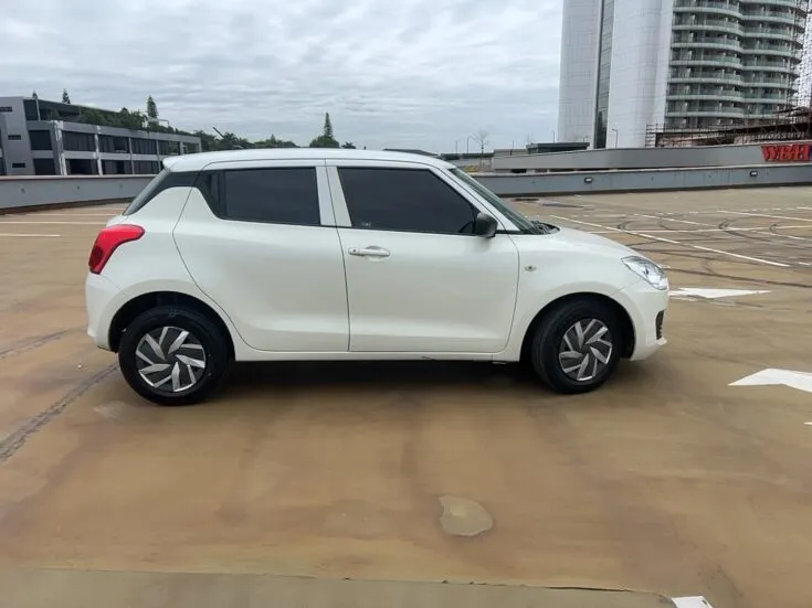 2023 Suzuki Swift/1.2 GA – Right Side Photo