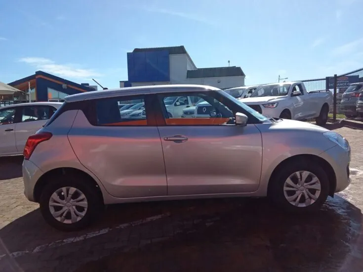 2023 Suzuki SWIFT/1.2 GL MT – Right Side Photo