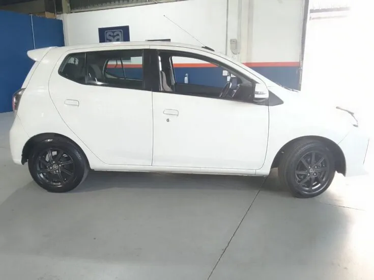2023 TOYOTA AGYA 1.0 A/T – Right Side Photo