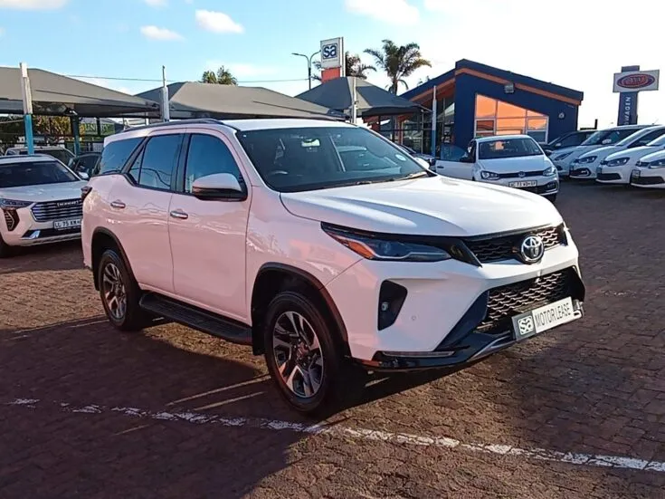 2023 Toyota Fortuner/2.4 GD-6 RB 6AT – Front Feature Photo