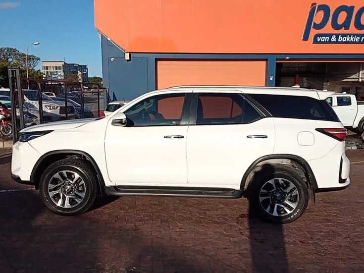 2023 Toyota Fortuner/2.4 GD-6 RB 6AT – Left Side Photo