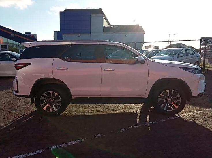 2023 Toyota Fortuner/2.4 GD-6 RB 6AT – Right Side Photo
